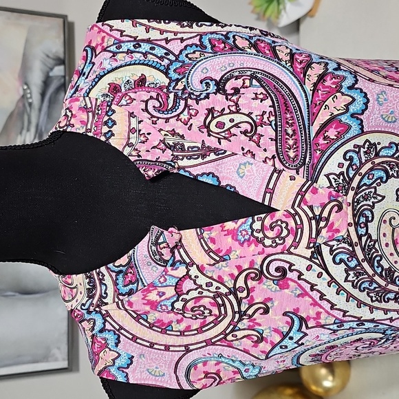 3 for $20 🌸 Southern Divas Boutique Pink Paisley High Low Tunic Tank Medium - Picture 6 of 7